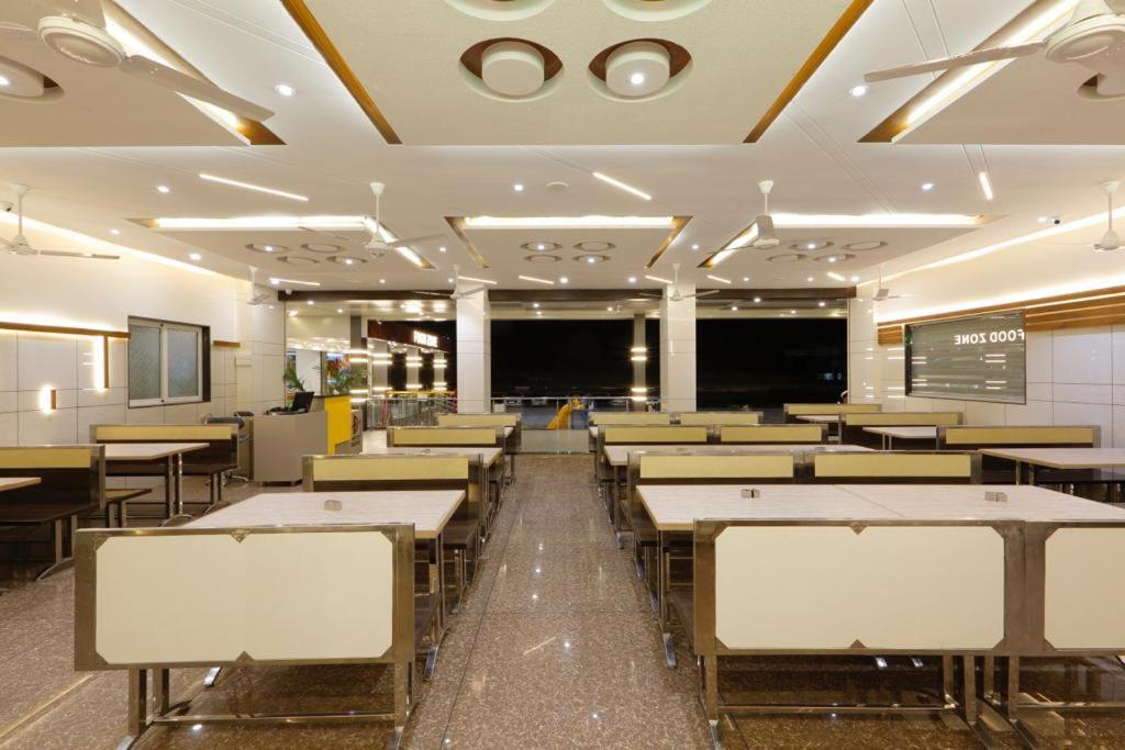 Hotel Decent Unjha Exterior foto