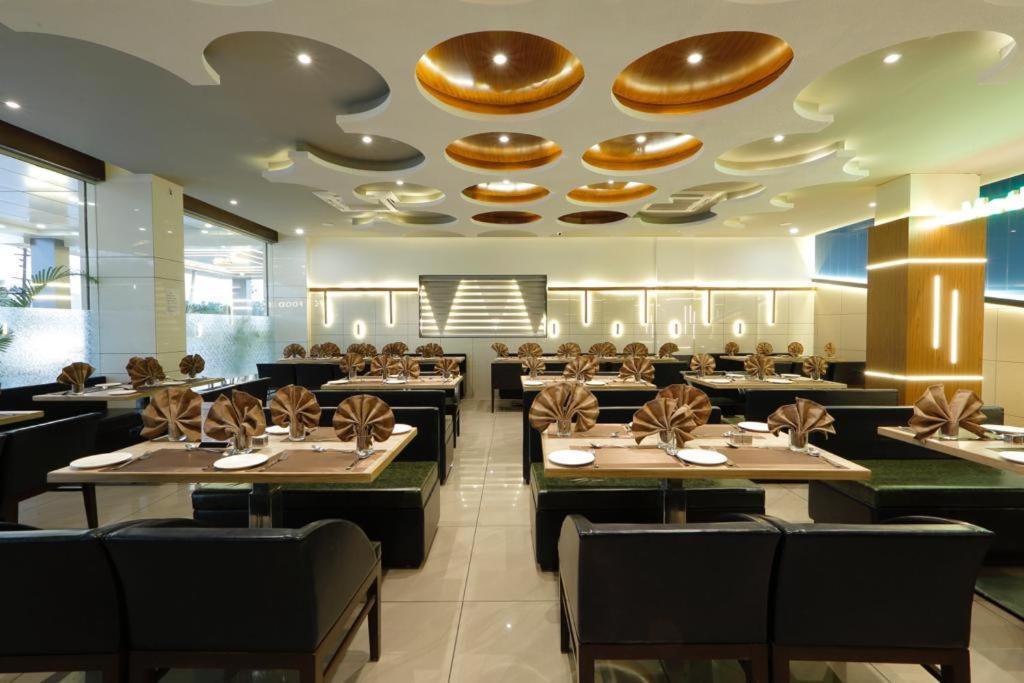 Hotel Decent Unjha Exterior foto