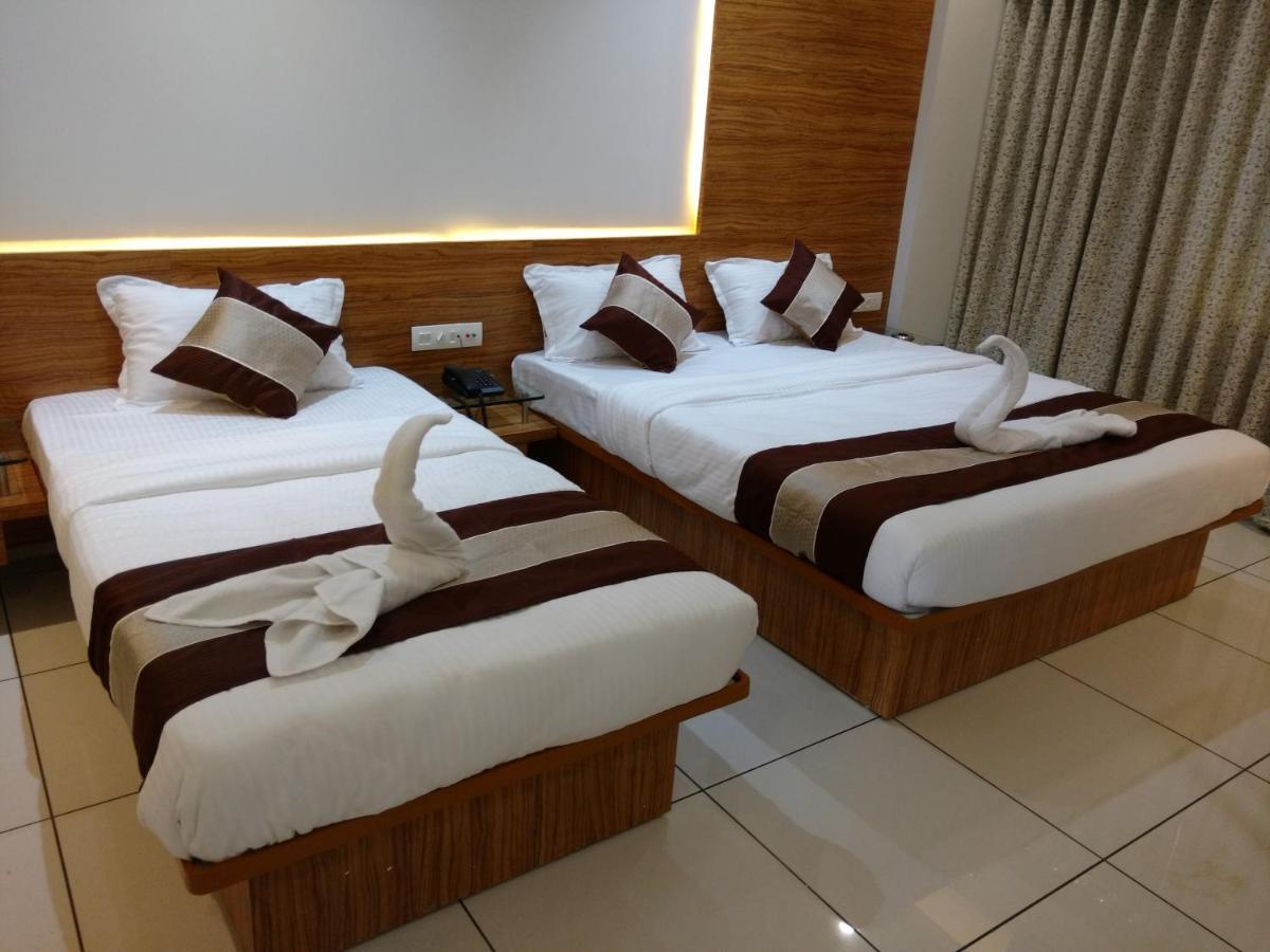 Hotel Decent Unjha Exterior foto