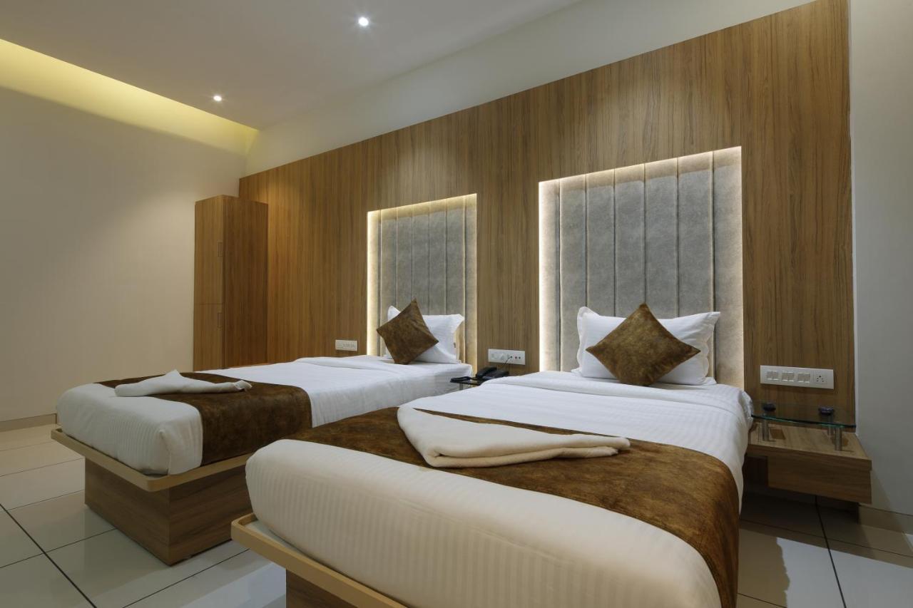 Hotel Decent Unjha Exterior foto