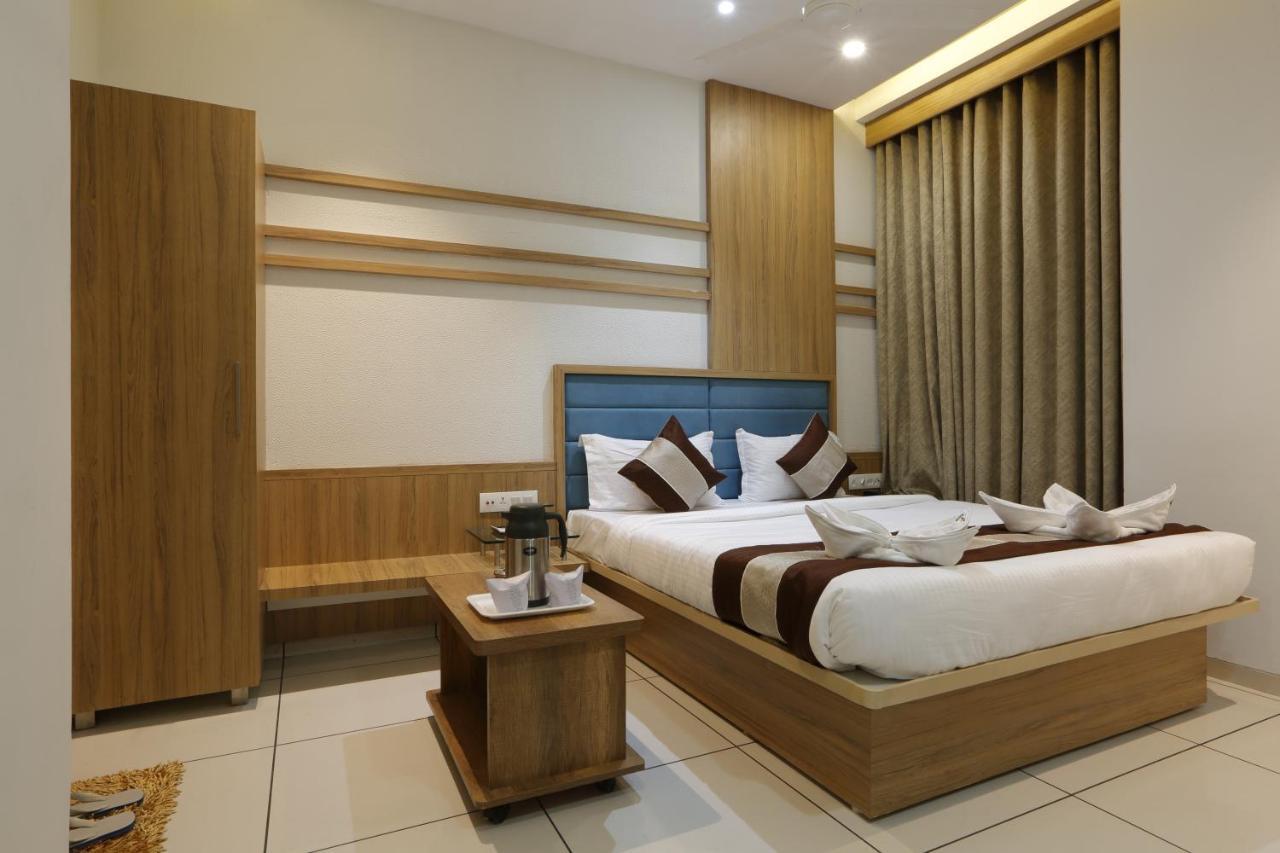 Hotel Decent Unjha Exterior foto