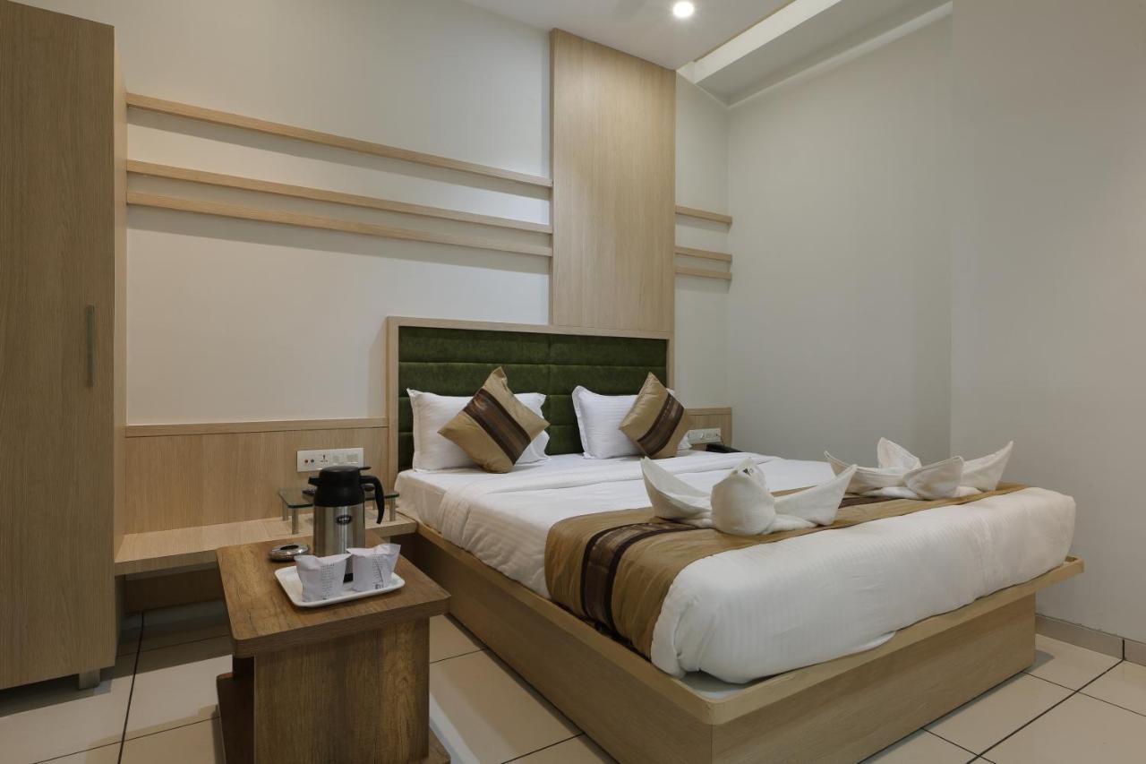 Hotel Decent Unjha Exterior foto