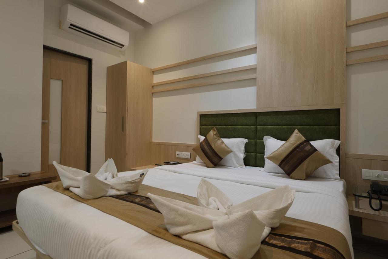 Hotel Decent Unjha Exterior foto
