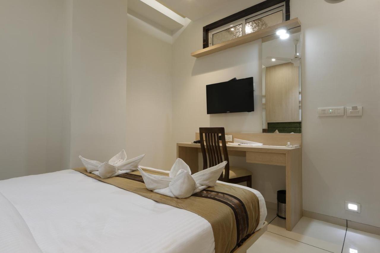 Hotel Decent Unjha Exterior foto