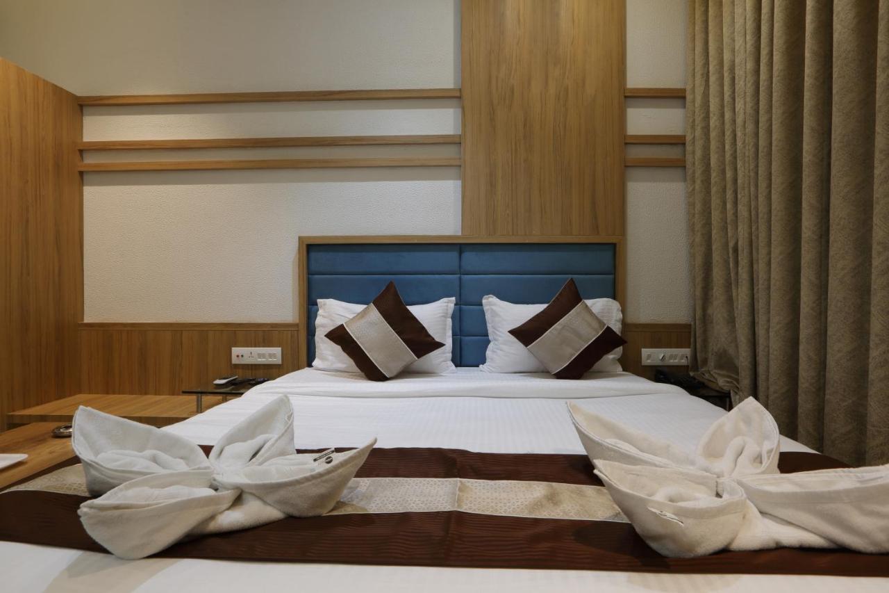 Hotel Decent Unjha Exterior foto
